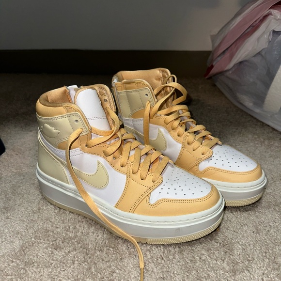Air Jordan 1 Mid Elevate Nike Celestial Gold Orange Cream - Picture 3 of 10